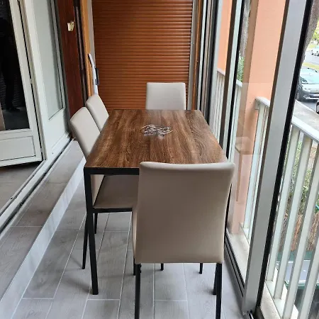 Apartment Superbe T2 Climatise, Proche Avec Parking Prive *