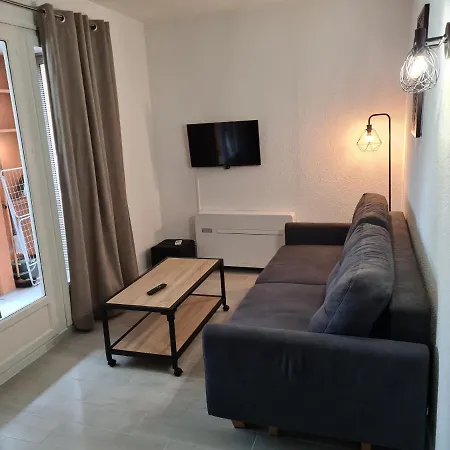 Superbe T2 Climatise, Proche Avec Parking Prive Apartment
