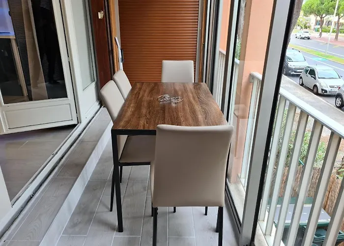 Apartment Superbe T2 Climatise, Proche Avec Parking Prive *