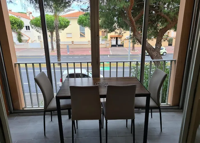 Superbe T2 Climatise, Proche Avec Parking Prive Apartament